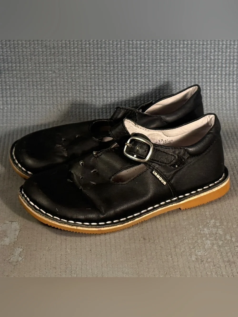 L'Amour Black Leather T-Strap Mary Jane Slip On Shoes Kid’s Size 13C